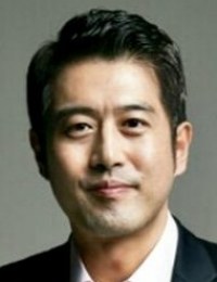 Фото актера Ли Юн Гун