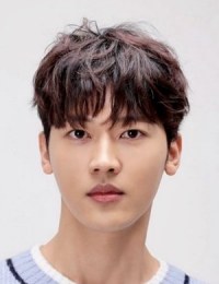 Фото актера Квон До Гён