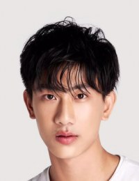 Фото актера Би Сацианпонг Чомпуплой