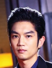 Фото актера Топ Ната-крон Трайкицявет