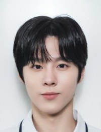 Фото актера Ким У Сок