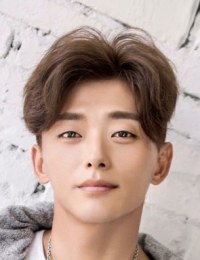 Фото актера Ли Дэ Лонг