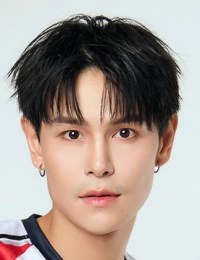 Фото актера Папанг Пхромпхирия Тонгпутатрак