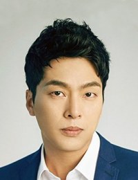Фото актера Юн Хи Сок
