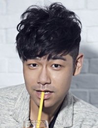 Фото актера Ван И Бо