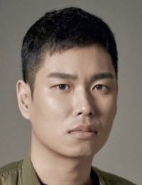 Фото актера Ли Кё Ёб