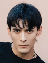 Фото актера Омид