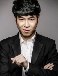 Фото актера Ян Мо