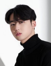 Фото актера Квон Ик Хван