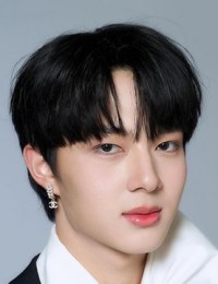 Фото актера НуНью Чаварин Пертпириявонг