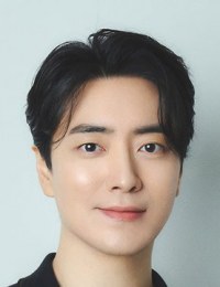 Фото актера И Джун Хёк