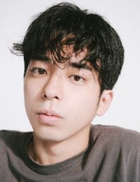 Фото актера Сува Сюри