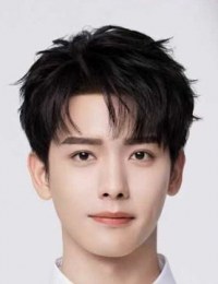 Фото актера Райли Ван